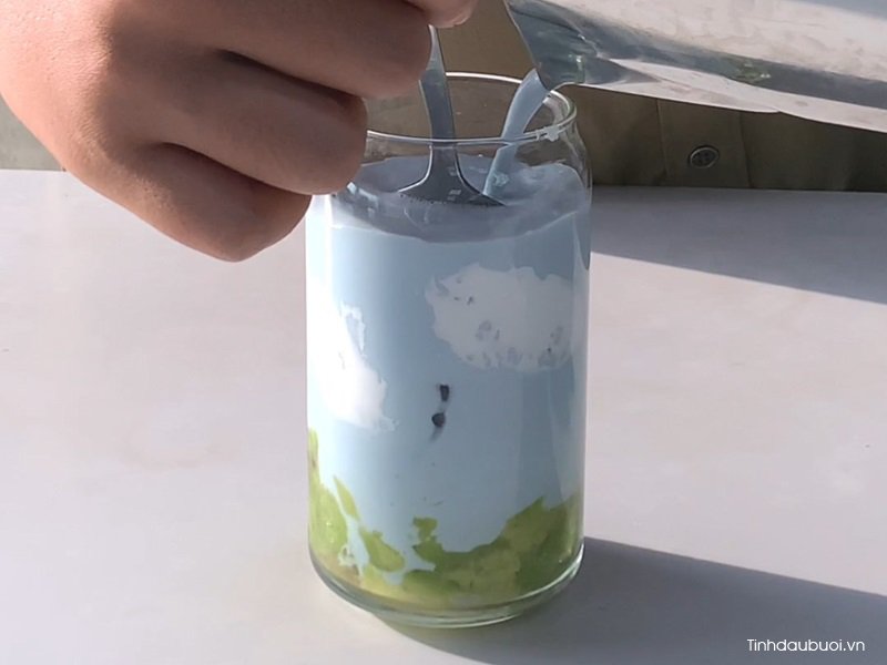 pha che nuoc uong tu hoa dau biec