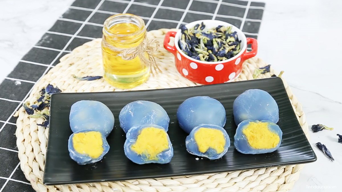 hoa dau biec trong am thuc lam banh mochi